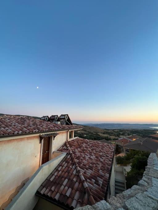 Casa Smeralda - Piscina E Vista Sul Mare! Trinità dʼAgultu Eksteriør bilde