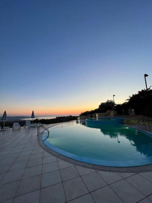 Casa Smeralda - Piscina E Vista Sul Mare! Trinità dʼAgultu Eksteriør bilde